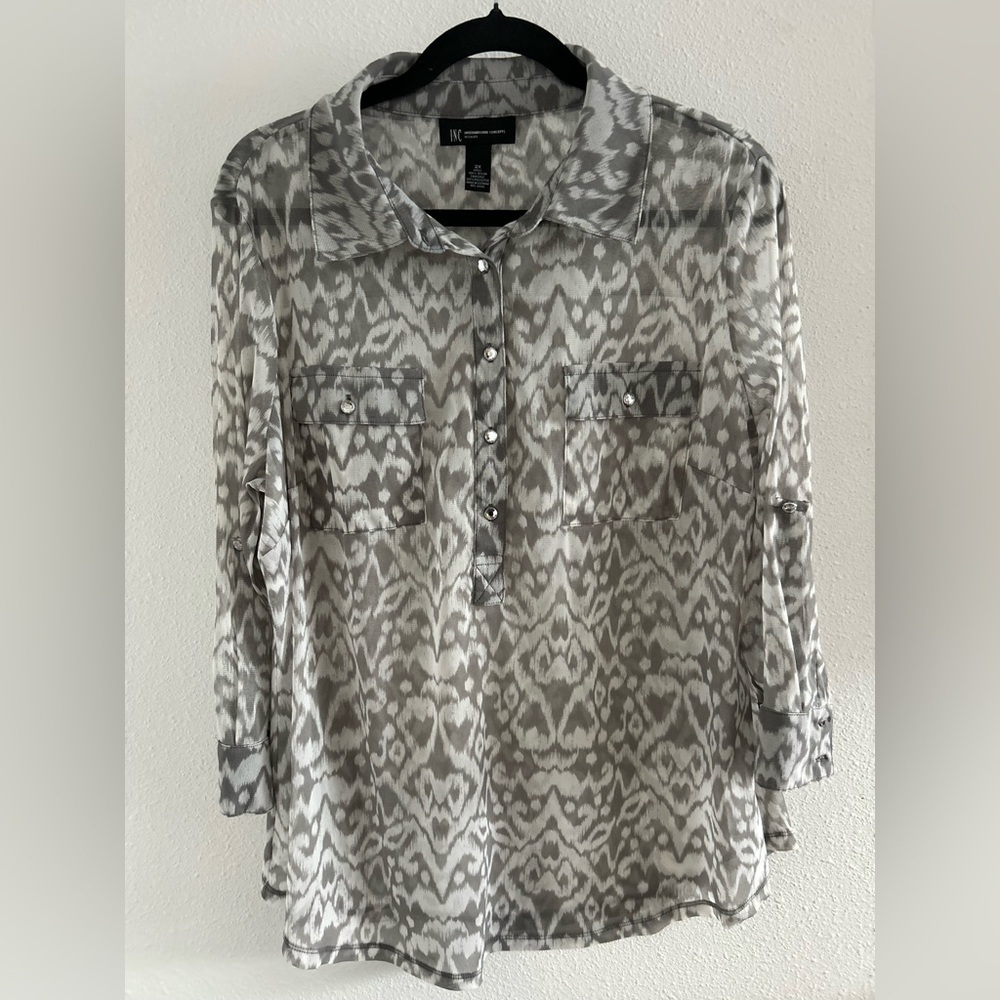 INC International Concepts Gray and White Patterned Blouse Size 2X